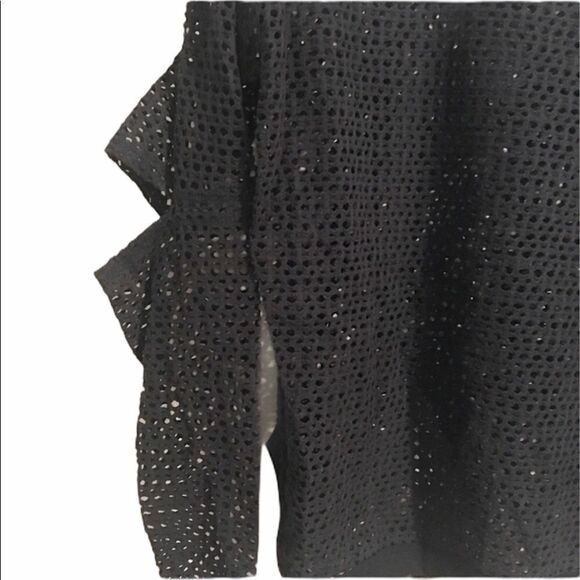 Crocheted  Knot Sisters Navy Crop Top - Picture 3 of 6